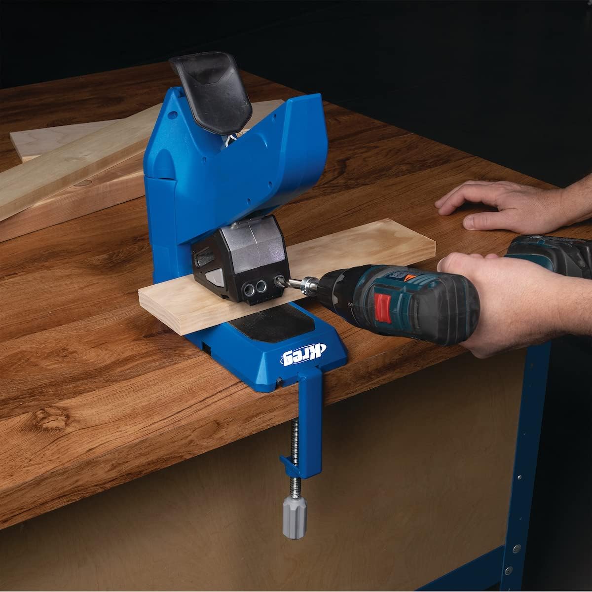 Kreg Tool KPHJ720PRO Pocket-Hole Jig 720PRO - Easy Clamping & Adjusting - Includes Durable Kreg Pocket-Hole Screws - For Materials 1/2" to 1 1/2"