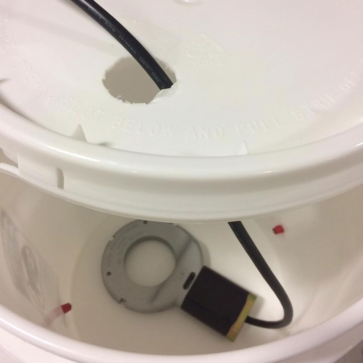 Farm Innovators Chicken Waterer De-Icer for Nipple Drinker Chicken Water Buckets - 150W Water Deicer with Thermostatically Controlled Heating | For