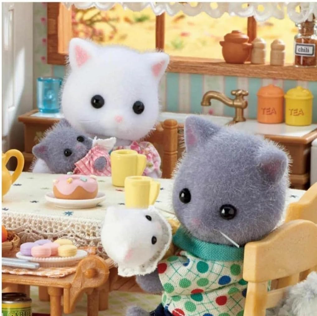 Sylvanian Families 5455 Persian Cat Family Dolls