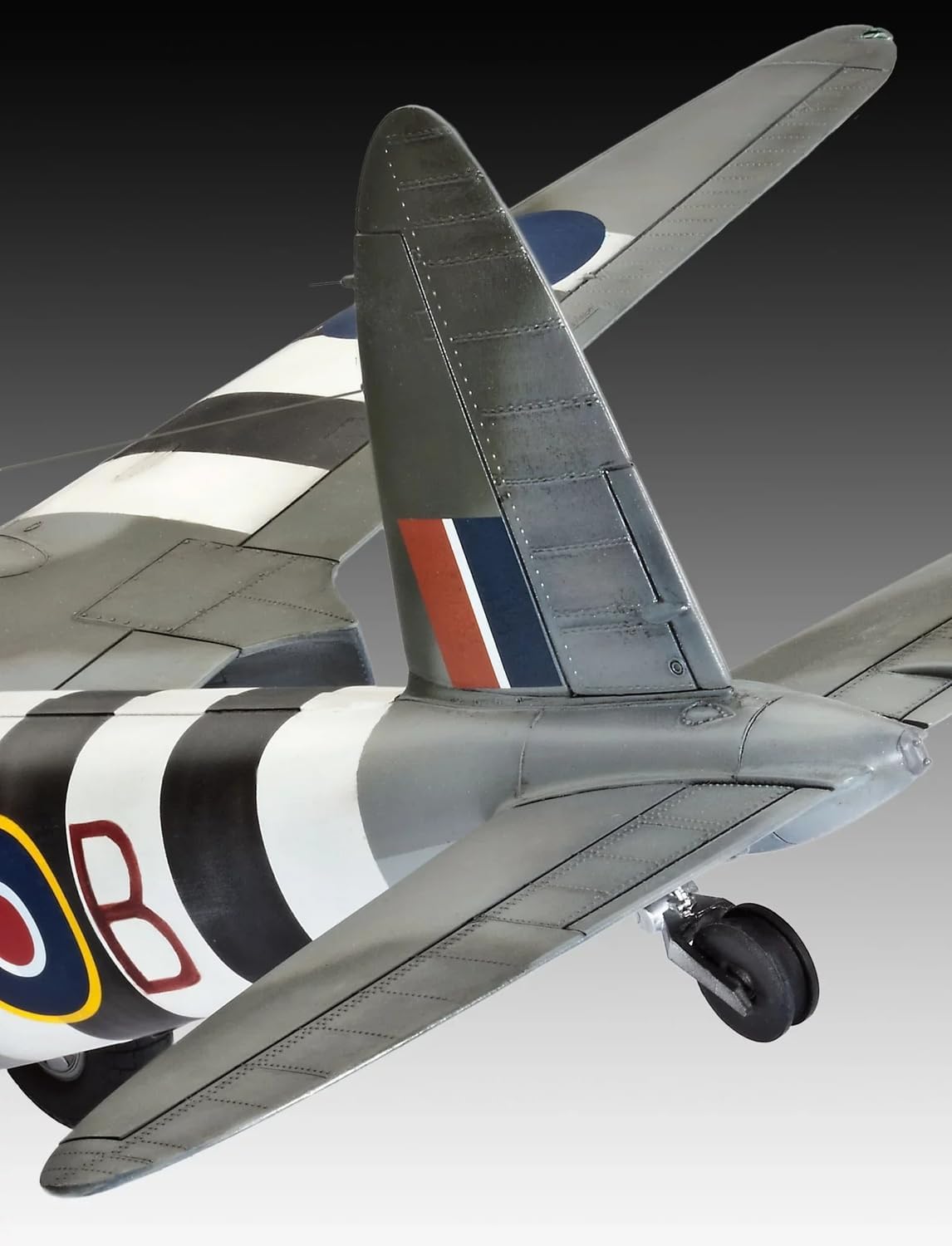 Revell 04758 De Havilland Mosquito Mk IV Airplane Kit