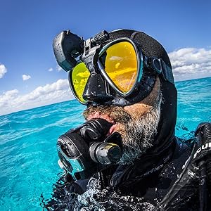 Hands-Free Diving Computer with Floating Display