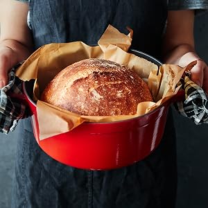 Staub, cocotte, cast iron, dutch oven, round