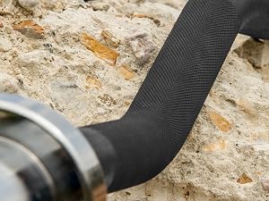 Chisel curl bar knurling