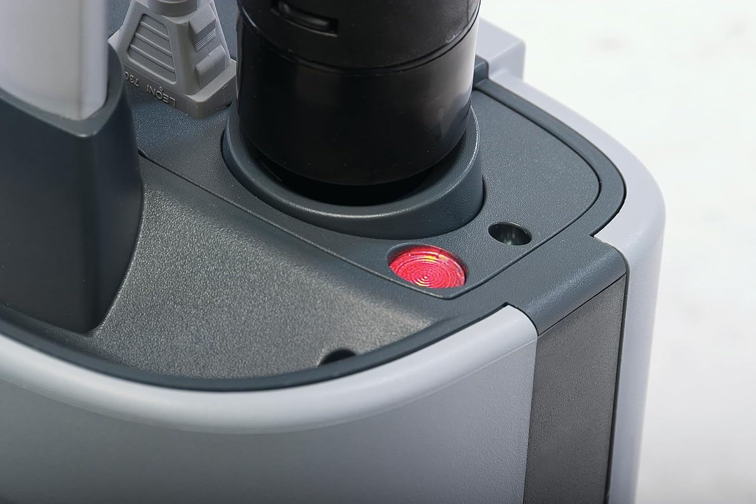 Advance VU500 15 15" Single Motor Upright Vacuum