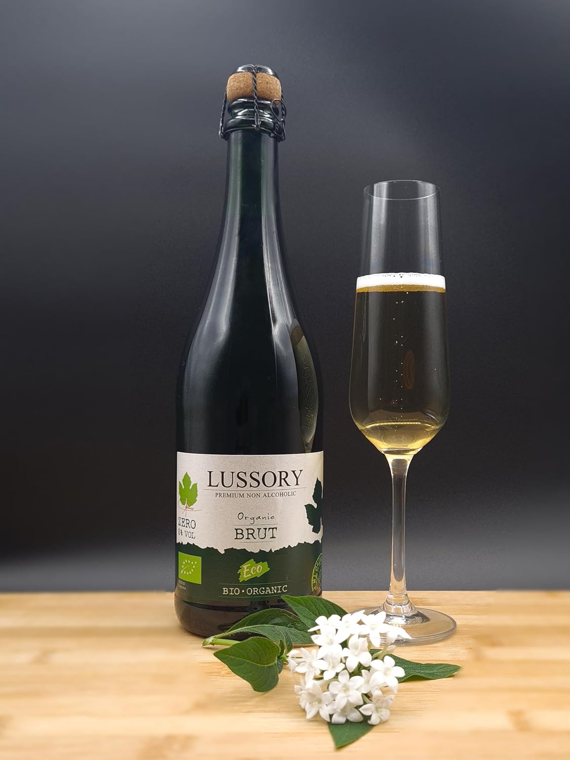 Lussory Organic Merlot Dealcoholized 0.0% Non Alcoholic Wine Red From Spain, Low Calories, Organic, Vegan (750ml, 1 Bottle)