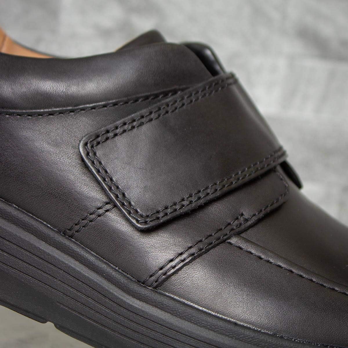 Clarks mens Un Abode Strap