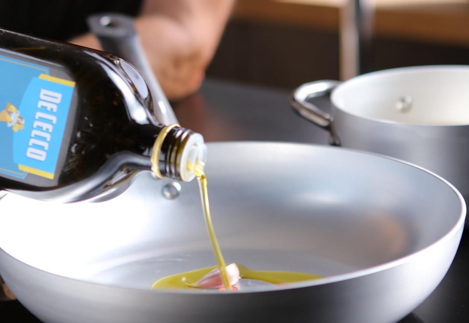 De Cecco Extra Virgin Olive Oil, Classico, Cold Extraction, Great for Cooking & Smooth Taste, 16.9 Fl Oz