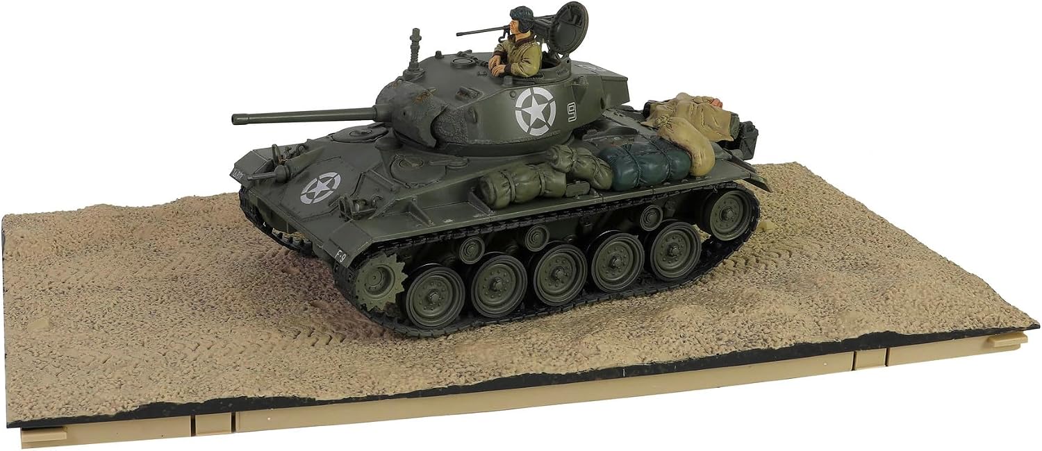 Forces of Valor 1:32 US M24 Chaffee March 1945 Comp. D. Stand Model, Model Building, Diorama Model, Military Model Building, Die-Cast Model