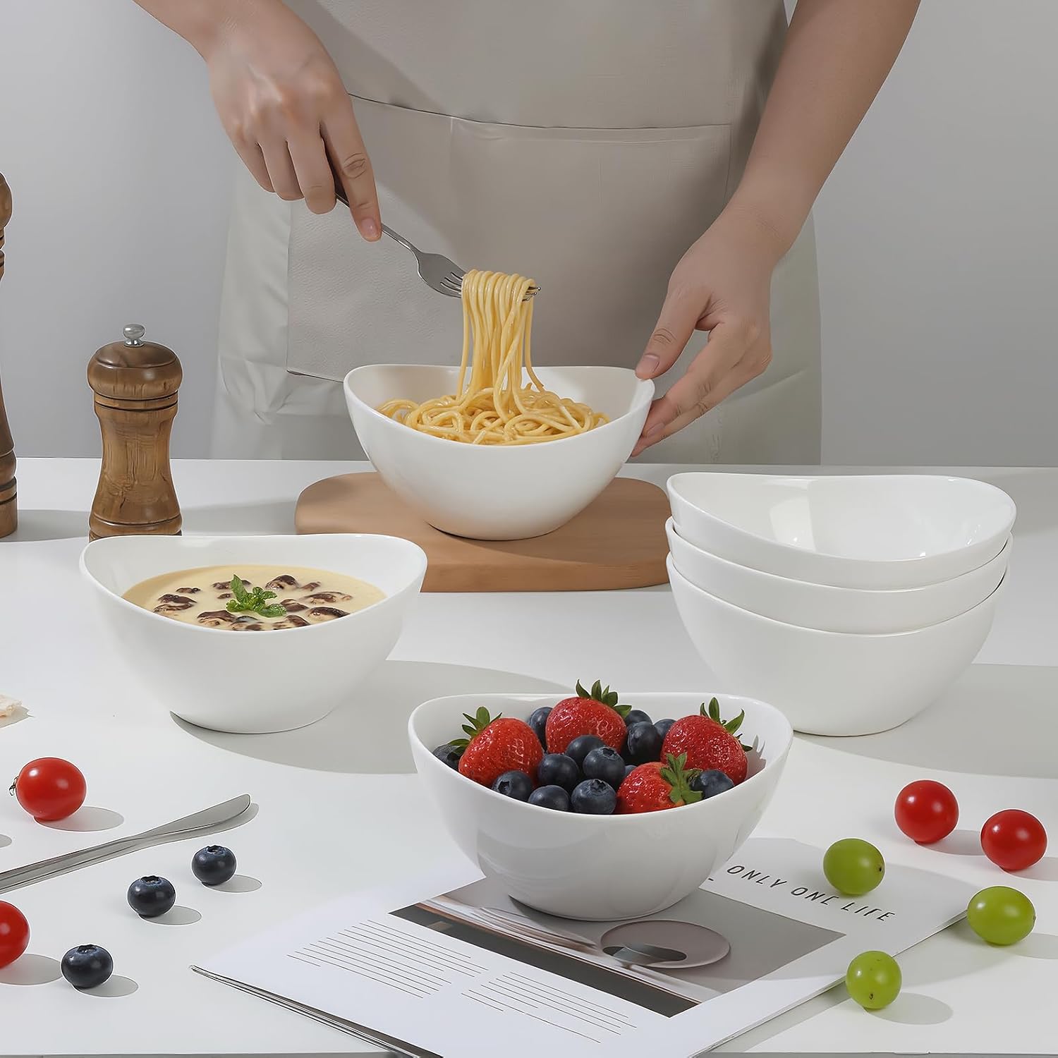 Samsle 19 Ounces Ceramic Serving Bowls, Sturdy Porcelain White Oval Salad Bowls, Stackable Food Server Fruit Display Dishes for Party Dinner
