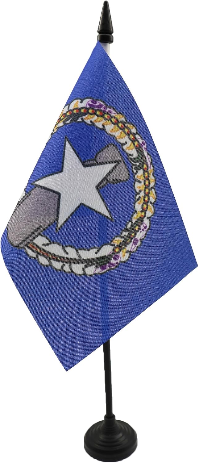 AZ FLAG Nicaragua Table Flag 4x6 in 100D Polyester Plastic Base | Indoor use Nicaraguan 15x10 cm desk flag stitched finish with reinforced edges with plastic pole