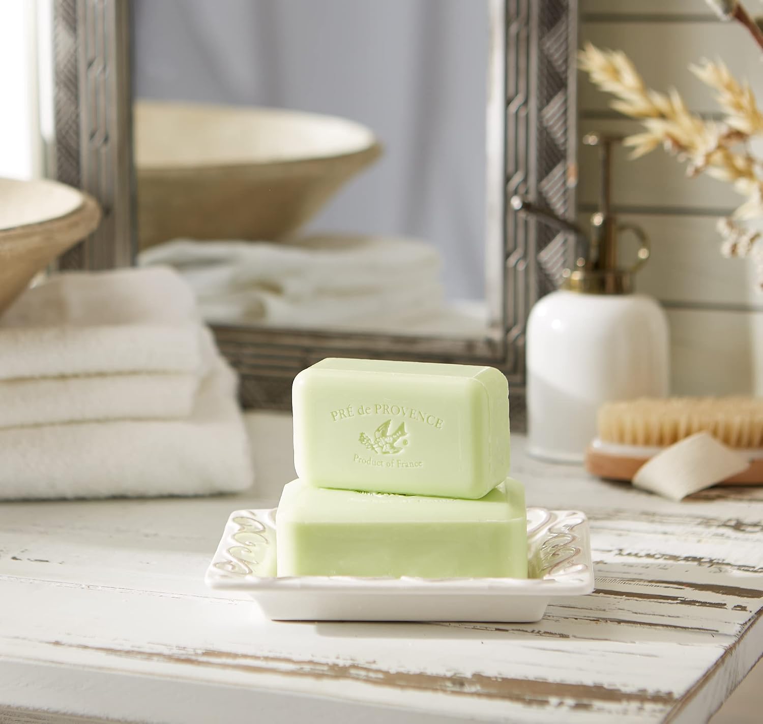 Pre de Provence Artisanal Soap Bar, Enriched with Organic Shea Butter, Natural French Skincare, Quad Milled for Rich Smooth Lather, 8.8 Ounce, Ocean Air