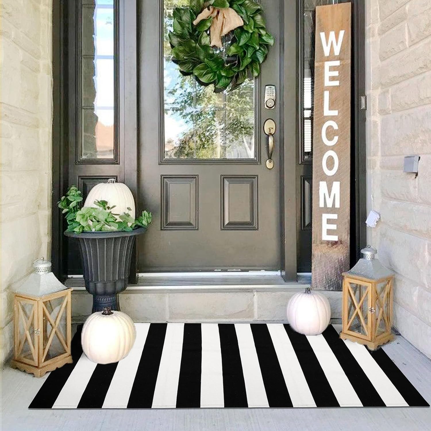 IOHOUZE 27.5x43 Buffalo Plaid Rug, Washable Front Door Mat, Black White