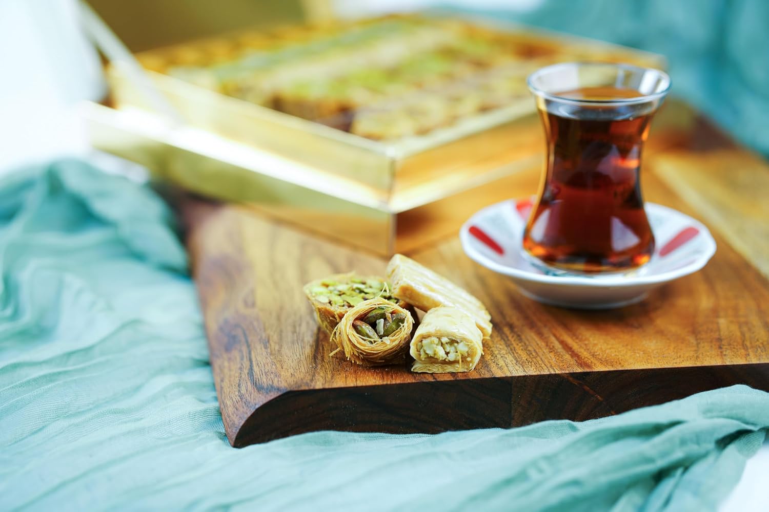 Zaitoune Cashew & Pistachio Baklava Selection Box - 1.1 lb | Traditional Luxury Honey Pastry | Arabic Dessert with Authentic flavors in Beautiful