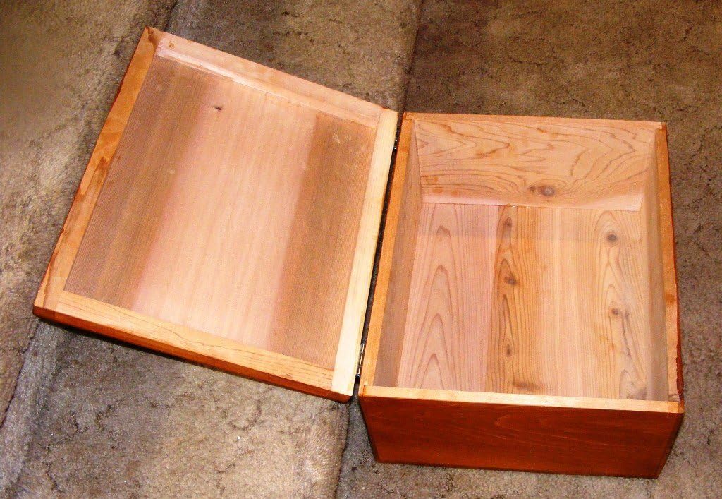 Steve's Gift Shoppe Cedar Keepsake Memory and Treasure Chest with French Rubbed Finish - Size 17 x 14 x 8 Inches