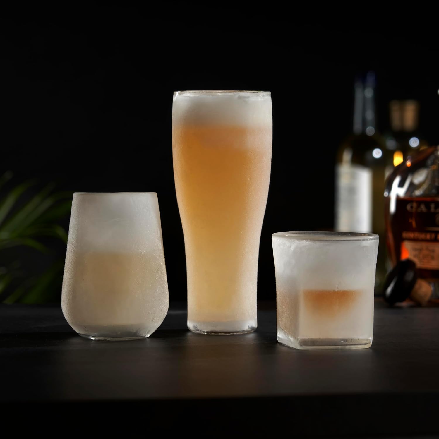 Viski Glacier Double Walled Beer Glass with Active Cooling Gel, Perfect for Cold Drinks at Indoor and Outdoor Parties, Special Occasions, Home Bar Accessories, Great Gifts for Men, 16 oz, Set of 1