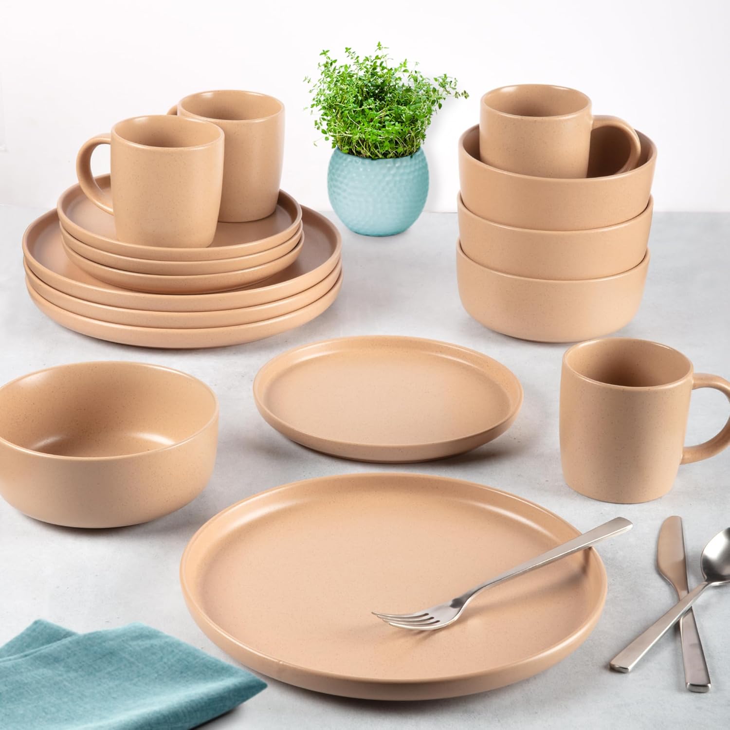 Zulay Kitchen Luna Plates and Bowls Sets, 16 Piece Modern Porcelain Dish Set for 4, Chip and Scratch Resistant Square Dinnerware Set