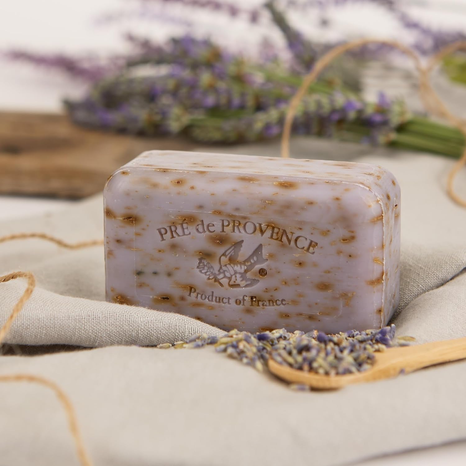 Pre de Provence Artisanal Soap Bar, Natural French Skincare, Enriched with Organic Shea Butter, Quad Milled for Rich, Smooth & Moisturizing Lather, Linden, 5.3 Ounce