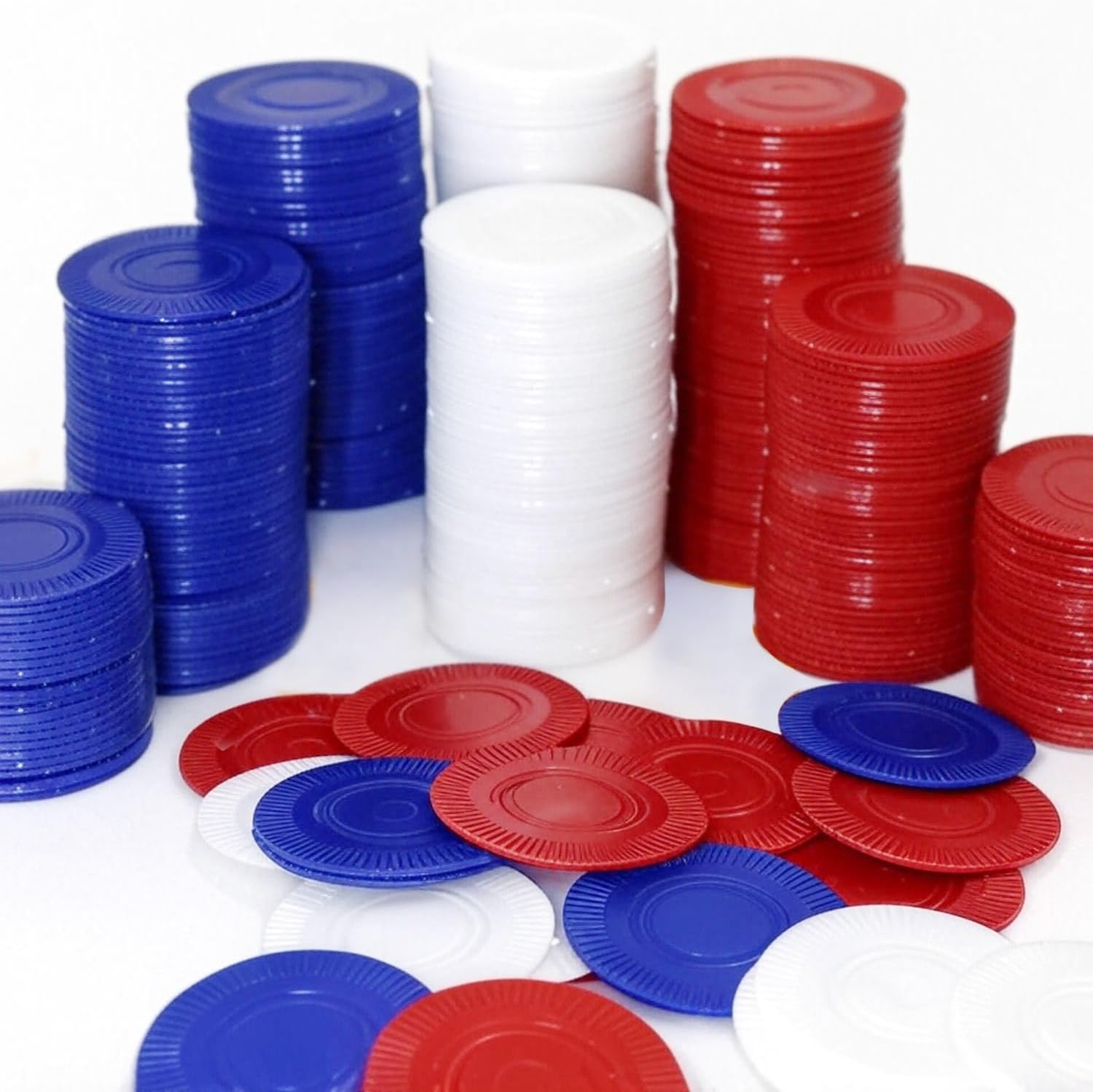 GiftExpress Lot of 300, Plastic Poker Chips for Kids Game Play, Learning Math Counting, Bingo Game, Red, White & Blue 100 pcs ea