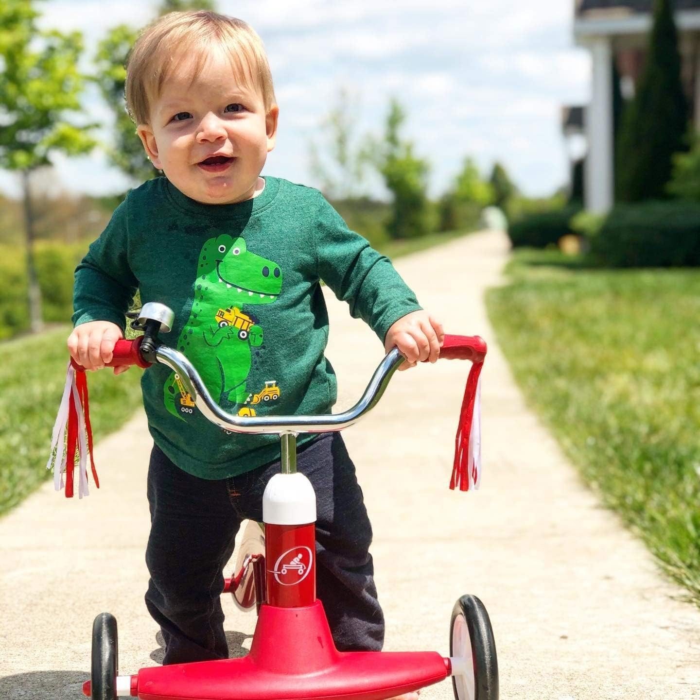 Radio Flyer Scoot About Ride On, Toddler Ride On Toys, for Toddlers 1-3 | Adjustable Seat, Stable Wide-Set Front Wheels, Clear Kick Path
