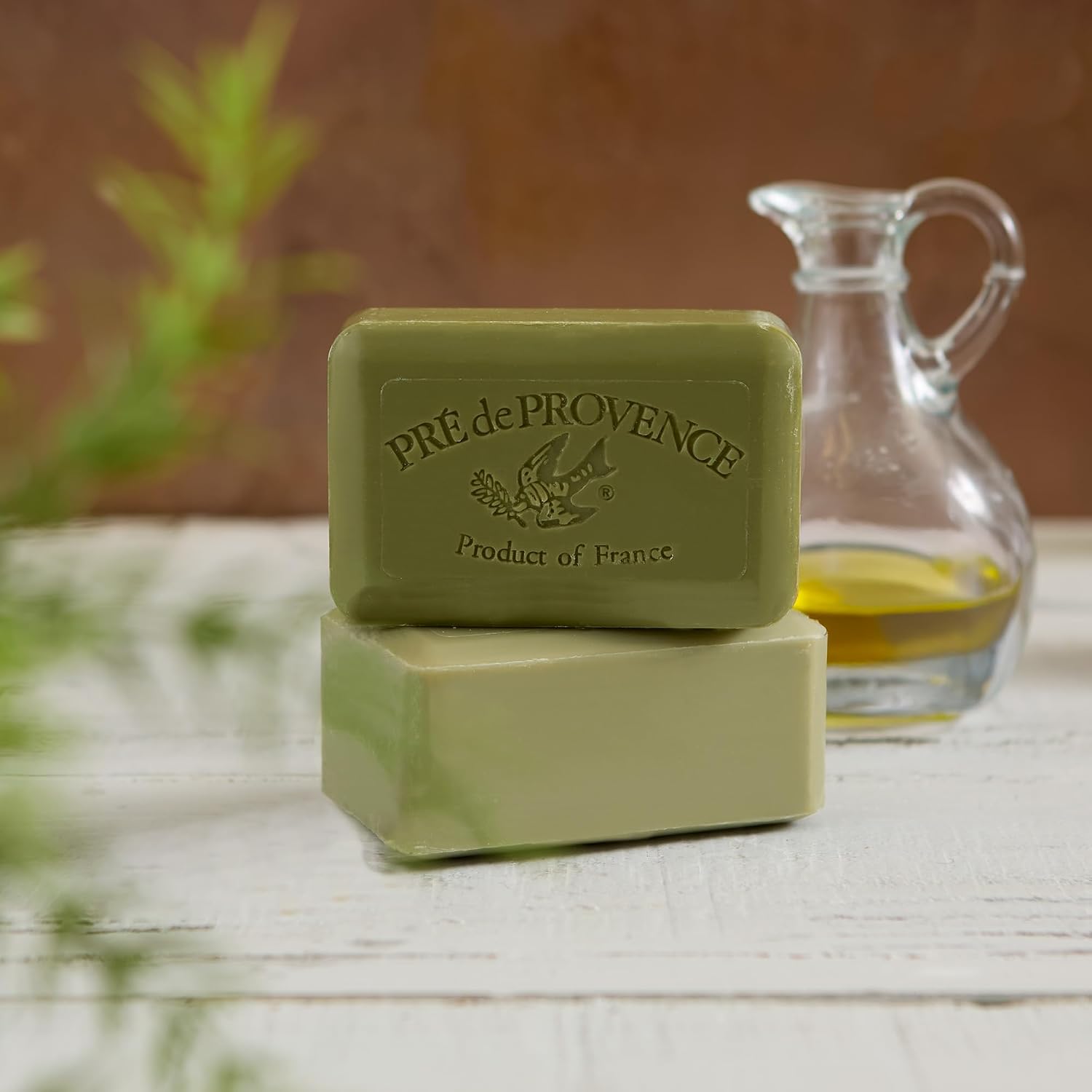 Pre de Provence Artisanal Soap Bar, Enriched with Organic Shea Butter, Natural French Skincare, Quad Milled for Rich Smooth Lather, 8.8 Ounce, Ocean Air