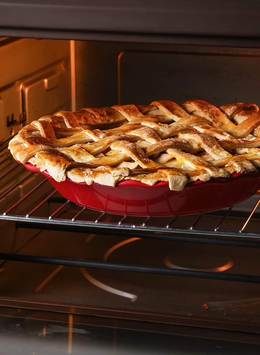 LE TAUCI Ceramic Pie Pans Plate for Baking, 9 inch Deep Dish Baking Dish, 52 ounce Bakeware for Apple Pecan Pie, Set of 2, White