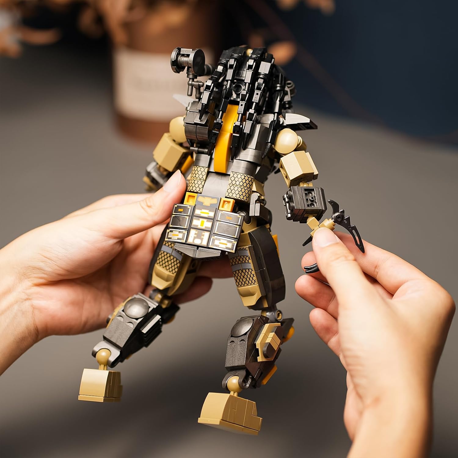 Xenomorph Horror Action Figure Building Kit Compatible with Lego for Adults | Cool Halloween Decor Toy For Boys 8-14 Years Up 558pcs