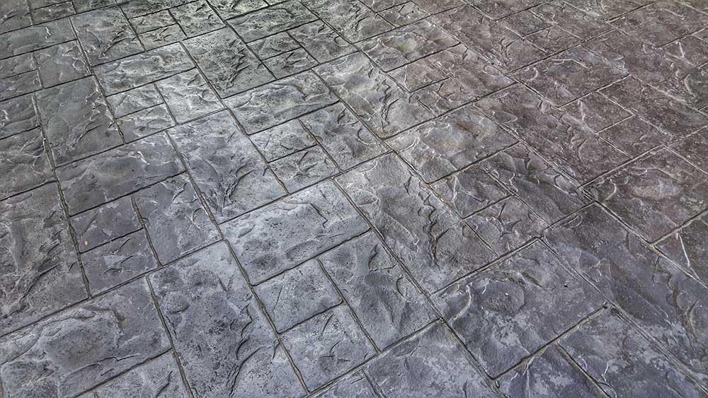 Armor AR500 High Gloss Wet Look Concrete Sealer 5 Gallon - Professional Grade Color Enhancing Solvent Based Acrylic Sealer for Exterior Concrete and Pavers - 700 VOC