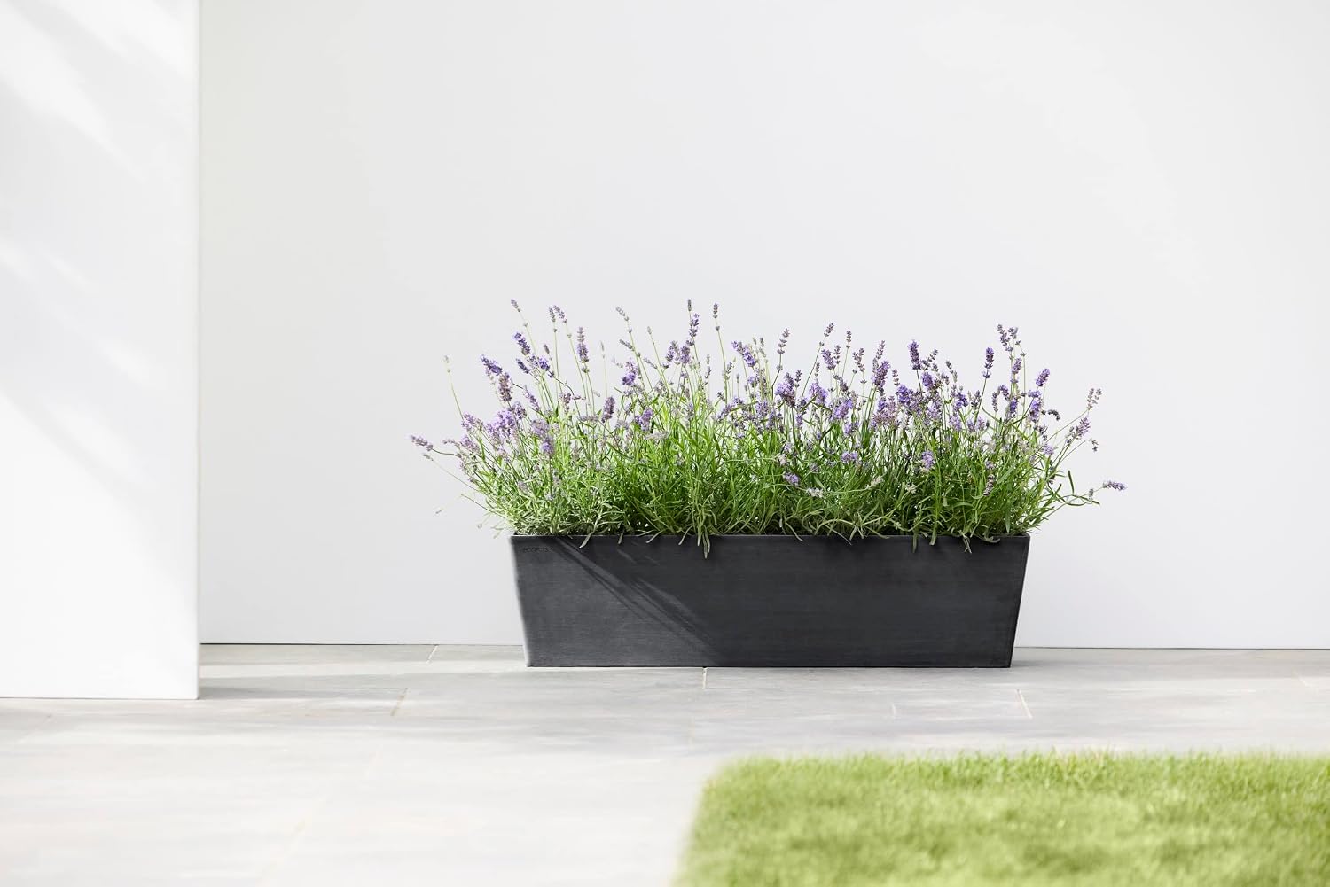 Ecopots Bruges Rectangular Flower Planter, Grey, 21.5" | Modern Style, Durable Recycled-Based Composite Construction, Weather and UV-Resistant, for Indoor/Outdoor Use