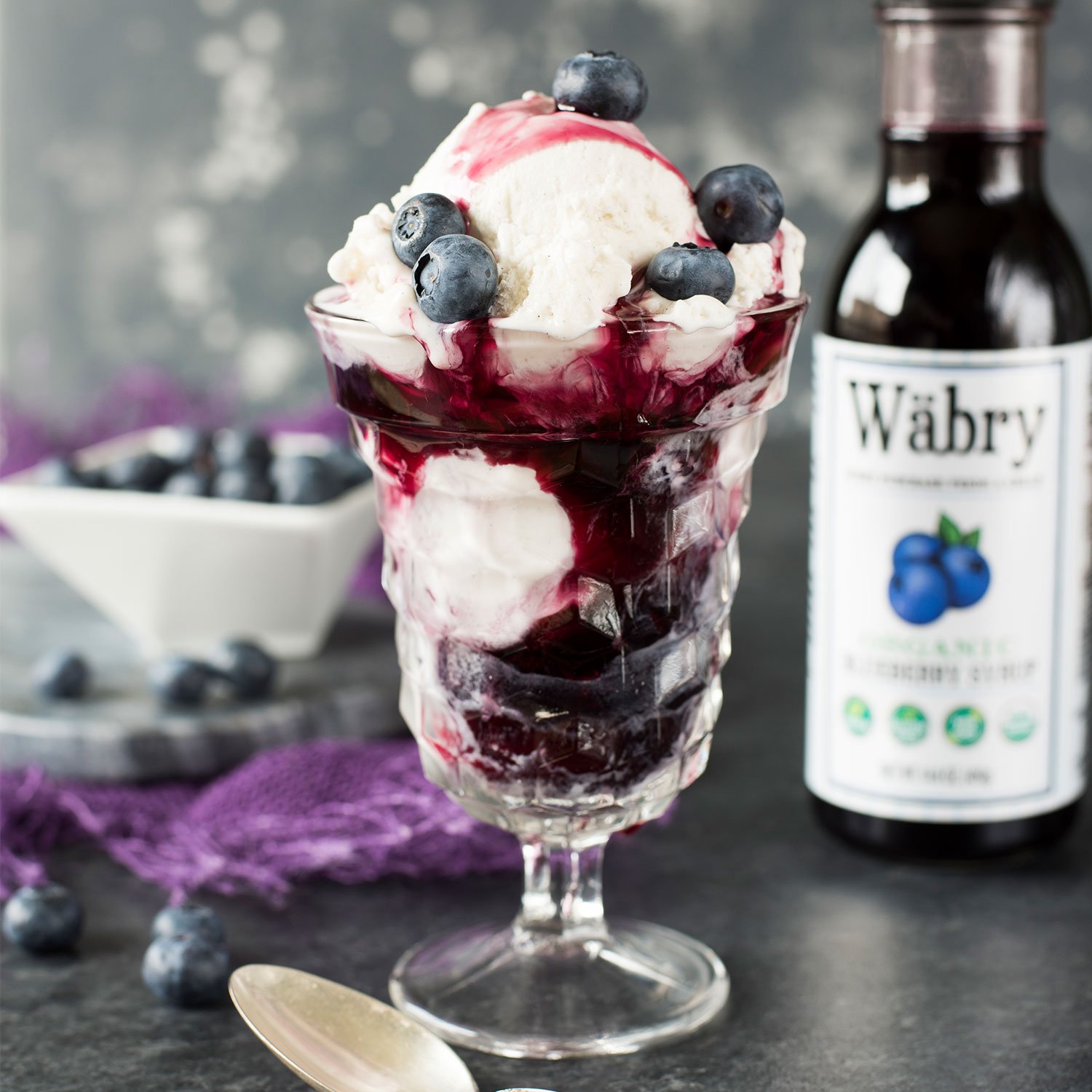 Wäbry Blueberry Syrup – 14.9oz (420g), Natural Fruit Flavor Organic Snow Cone Syrup for Drizzling on Shaved Ice, Waffles, Ice Cream & Lattes, Non-GMO, Dye-Free Vegan Syrups, 12 Servings Per Bottle