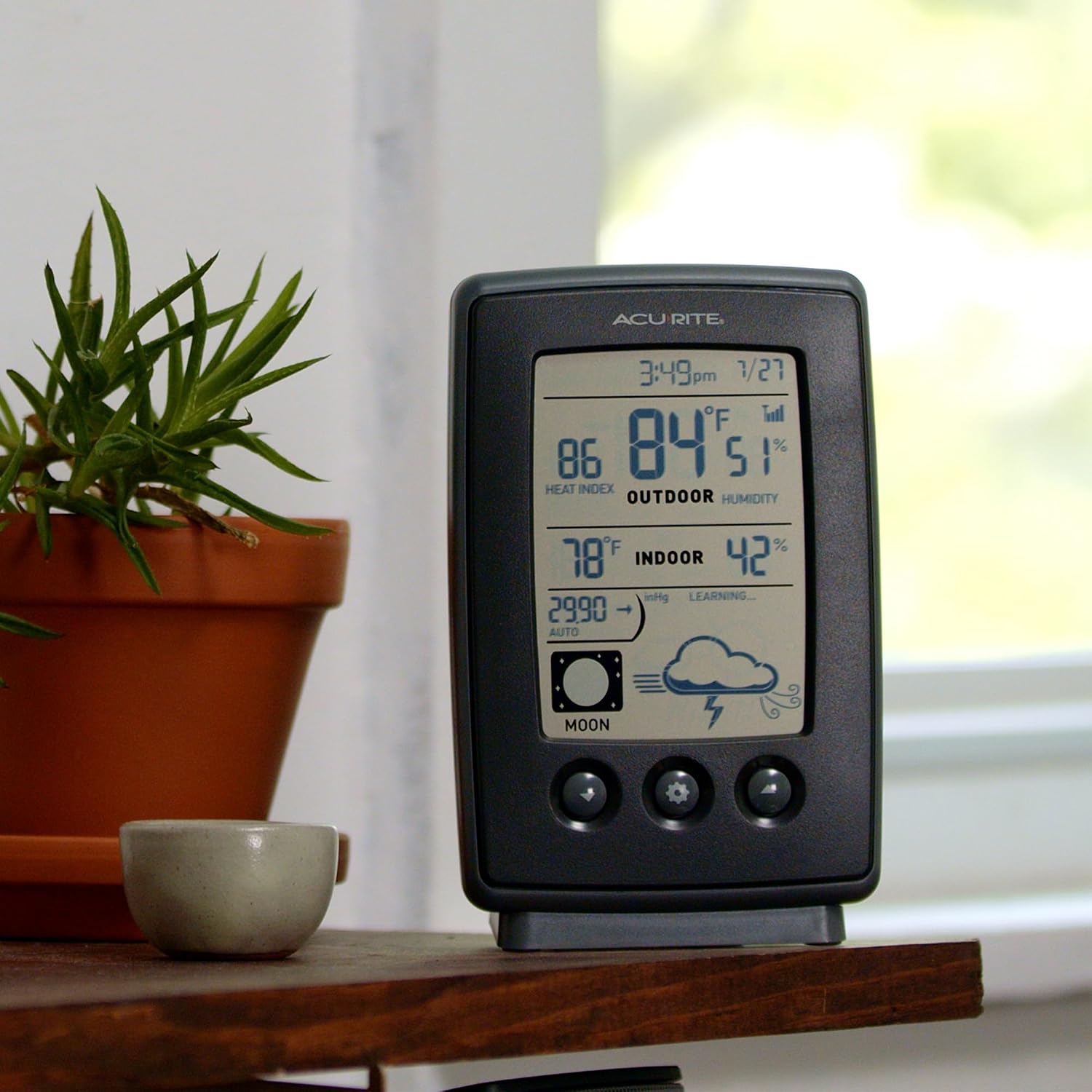 AcuRite Digital Weather Forecaster with Indoor/Outdoor Temperature, Humidity, and Moon Phase (00829), Black