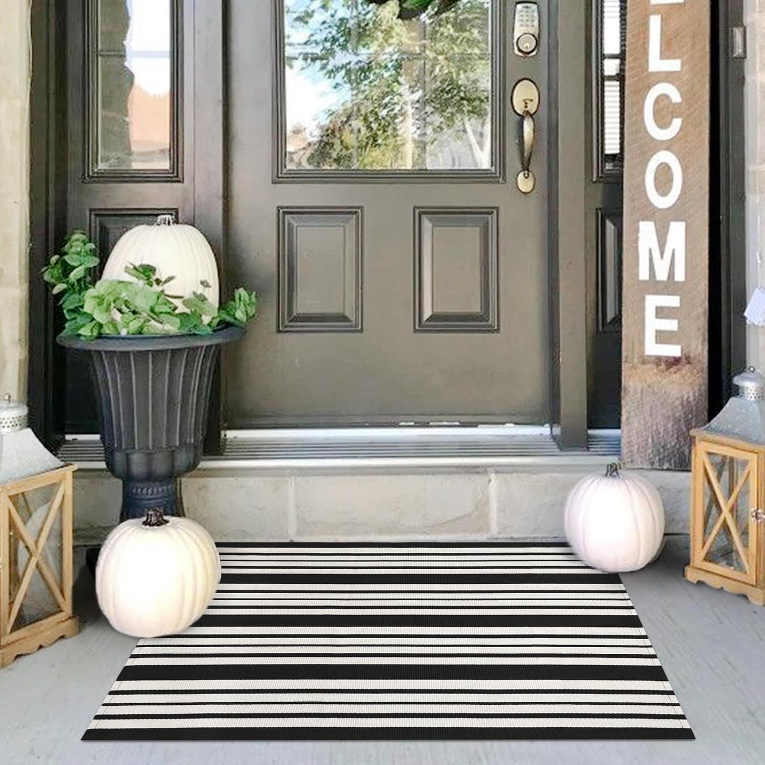IOHOUZE 27.5x43 Buffalo Plaid Rug, Washable Front Door Mat, Black White