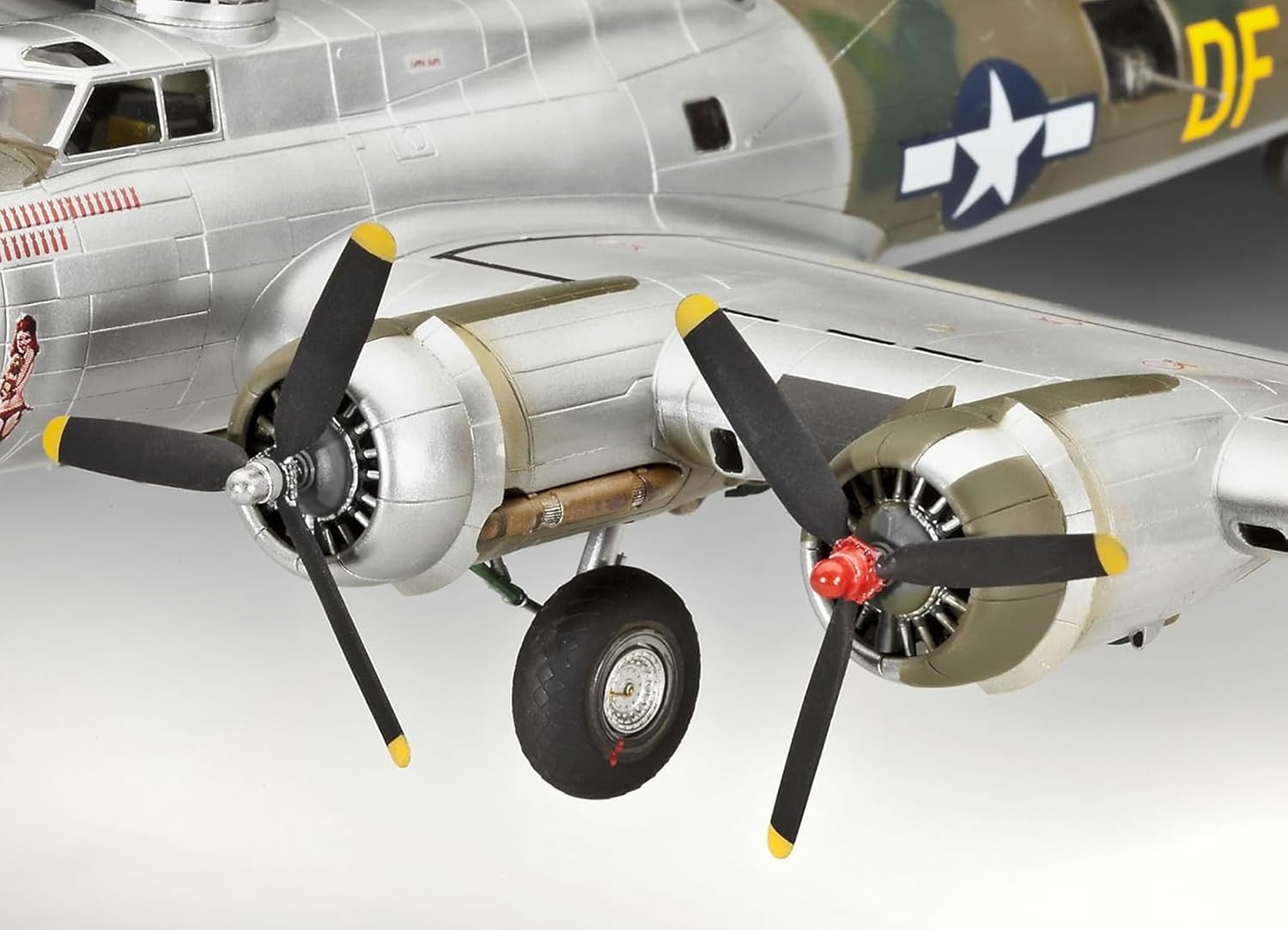 Revell of Germany 04283 B-17G Flying Fortress