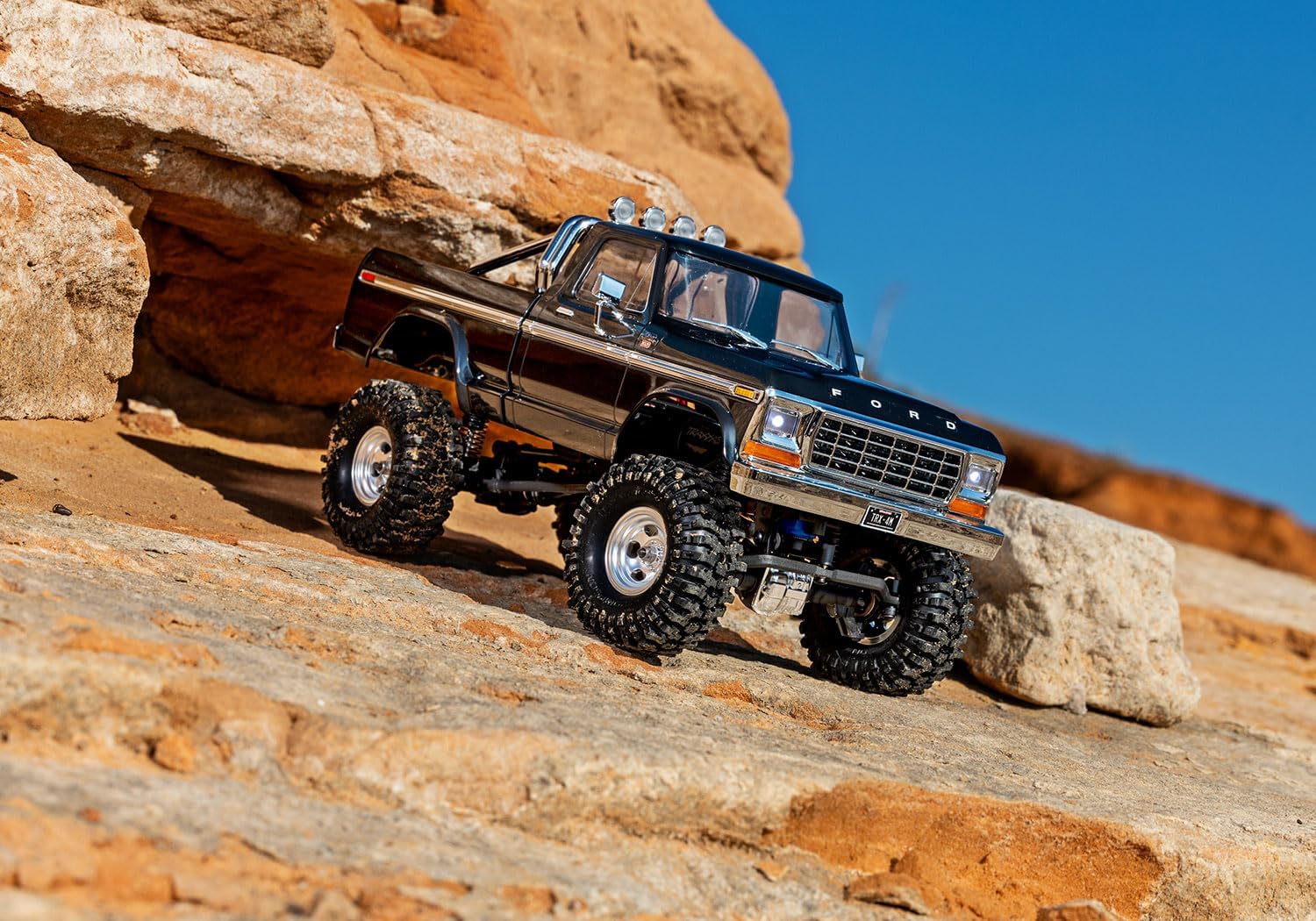 Traxxas 1/18 TRX-4M F-150 High Trail Crawler Truck