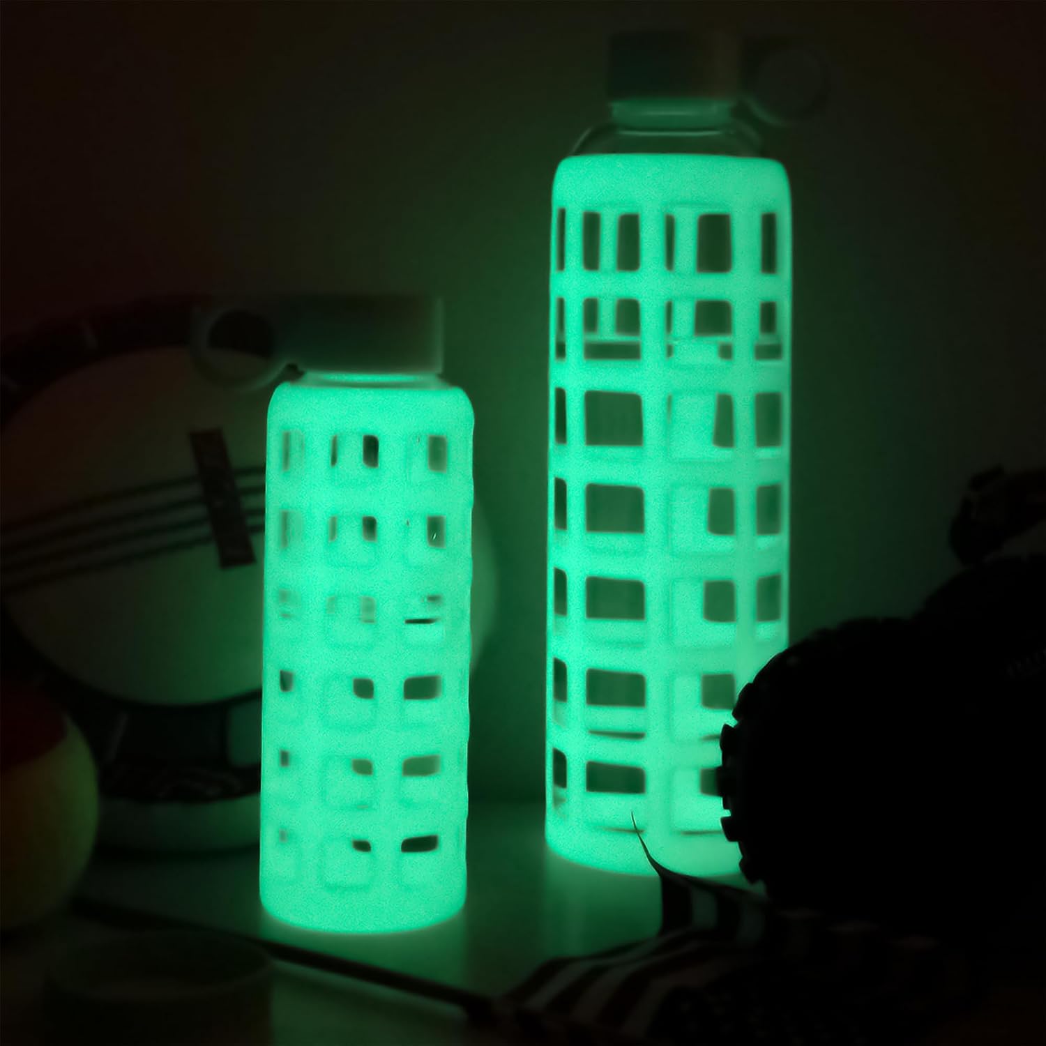 purifyou 40oz / 32oz / 22oz / 12oz Borosilicate Glass Water Bottle with Time & Volume Markers, Silicone Sleeve