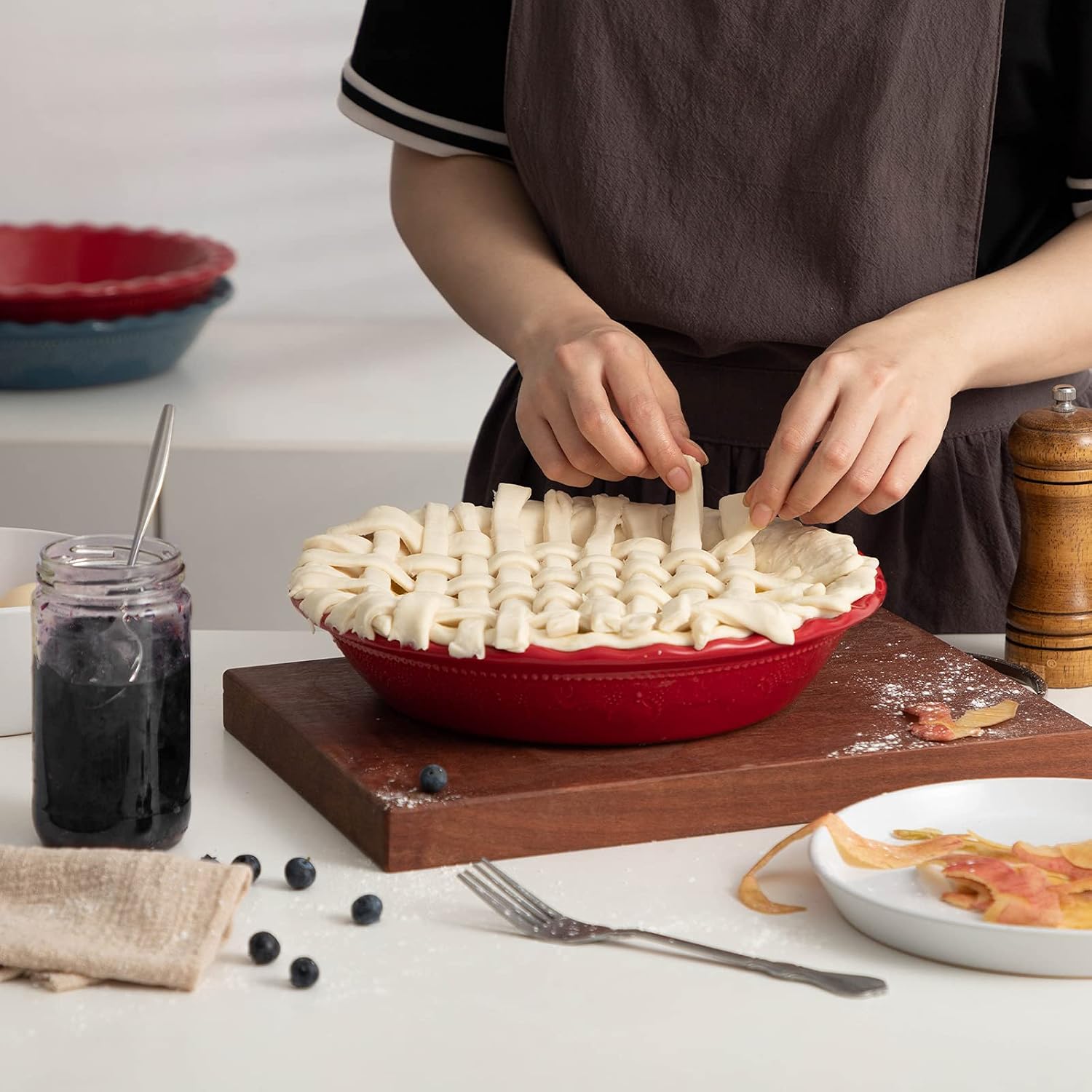 Fun Elements Pie Pan, 9 Inch Ceramic Pie Dish, Deep Dish Pie Pan with Lace Emboss, Ruffled Pie Plate for Baking