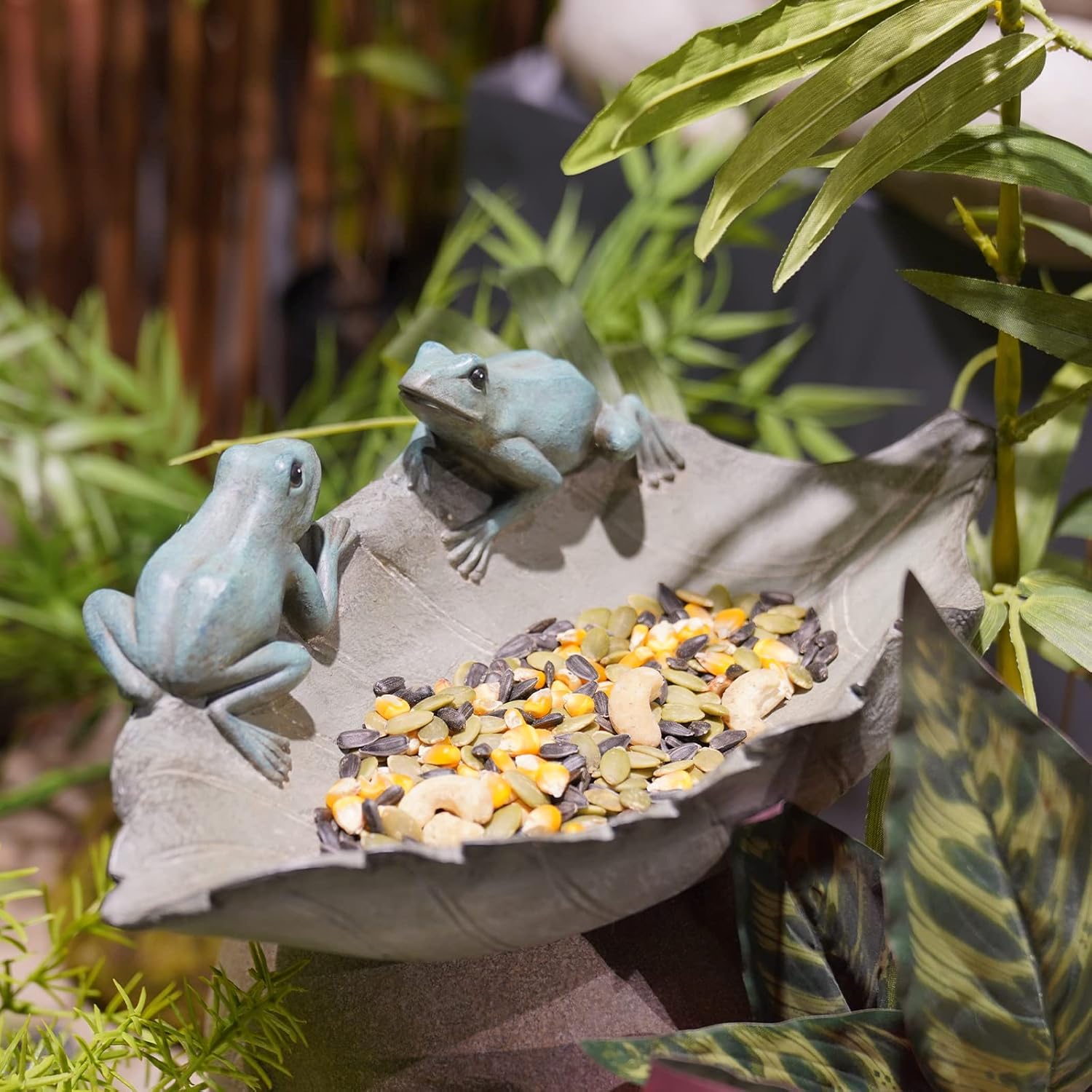Bird-Feeder Wild Bird-Bath Bowl Outdoors - Garden Decor Polyresin Birds on Leaf 12.4 * 7.5 * 4.1 Inch-Newman House Studio