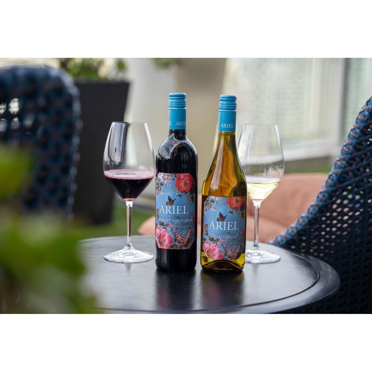Ariel Cabernet & Chardonnay Non-Alcoholic Red & White Wine Experience Bundle with Pop Socket, Seasonal Wine Pairings & Recipes, 4 Pack