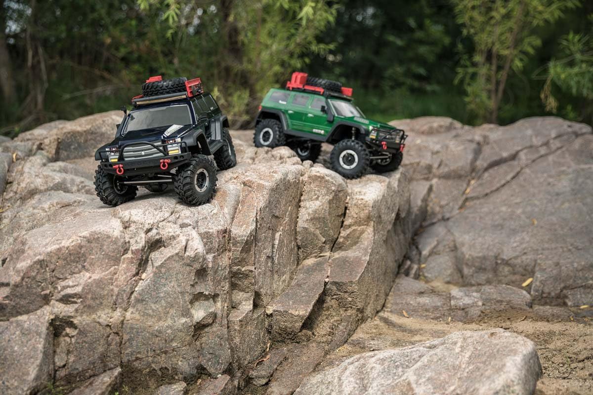 Redcat Racing Everest GEN7 Pro 1/10 Scale RC Rock Crawler – 4WD RTR RC Truck with Realistic Scale Accessories, Waterproof Electronics