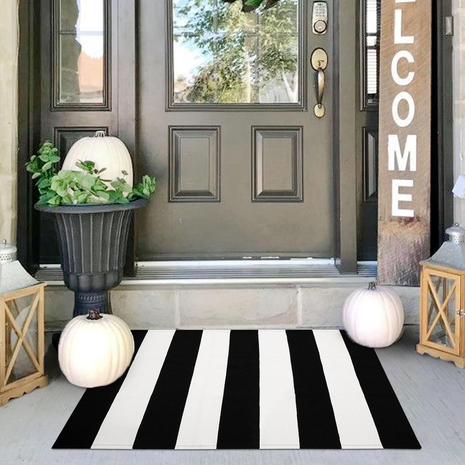IOHOUZE 27.5x43 Buffalo Plaid Rug, Washable Front Door Mat, Black White
