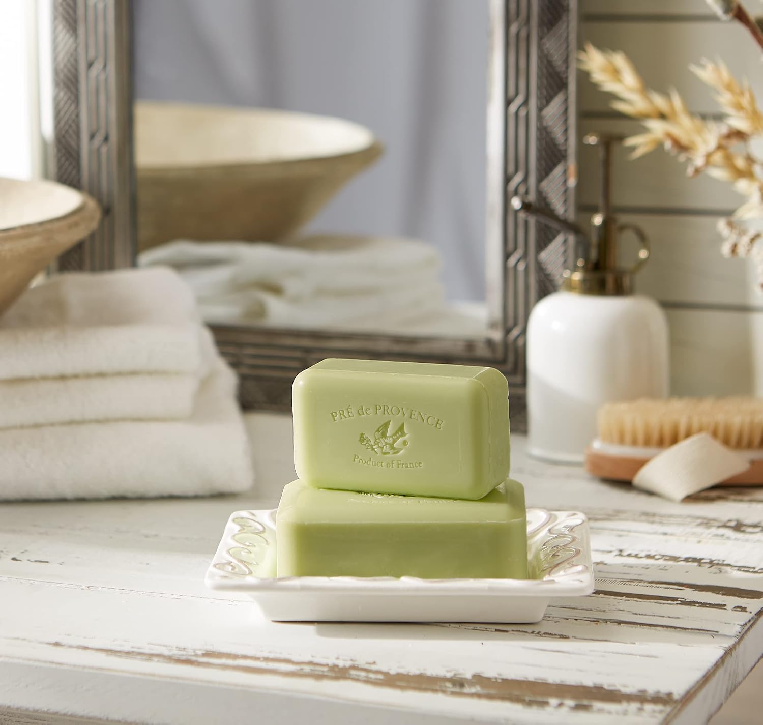 Pre de Provence Artisanal Soap Bar, Enriched with Organic Shea Butter, Natural French Skincare, Quad Milled for Rich Smooth Lather, 8.8 Ounce, Ocean Air