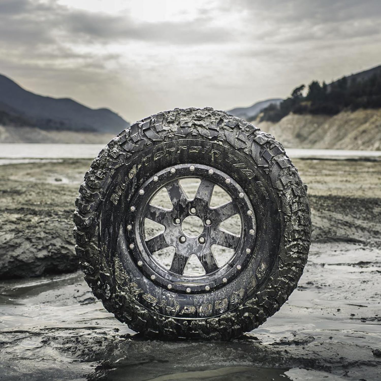 BFGoodrich Mud Terrain T/A KM3 Radial Car Tire for Light Trucks, SUVs, and Crossovers, 32x10.00R15NHS/8PR Q 124Q | ATV & UTV Mud Terrain All Season Traction 124Q Rated D (8 Ply) Radial Construction Raised Black Letters Tire