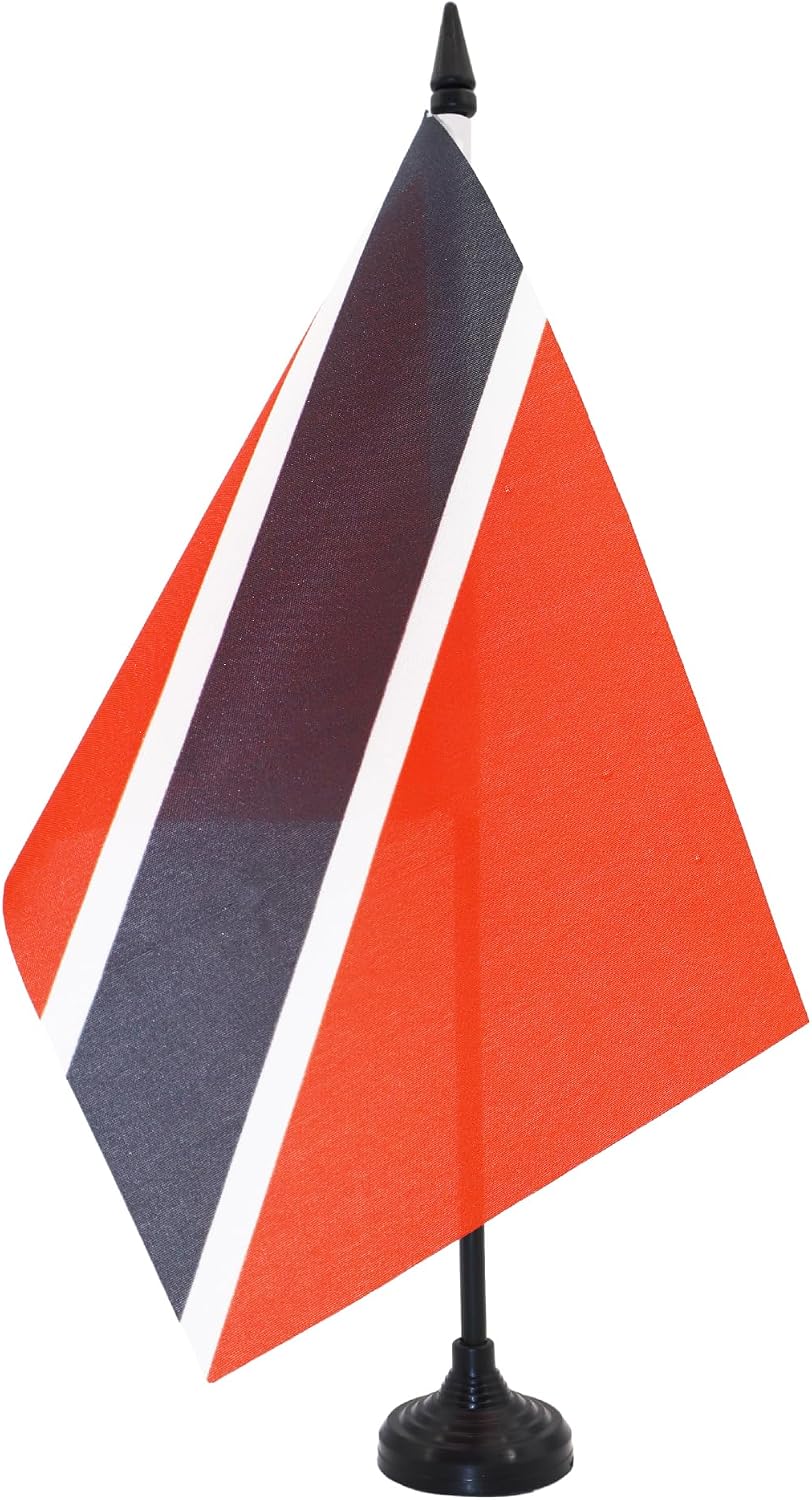 AZ FLAG Nicaragua Table Flag 4x6 in 100D Polyester Plastic Base | Indoor use Nicaraguan 15x10 cm desk flag stitched finish with reinforced edges with plastic pole