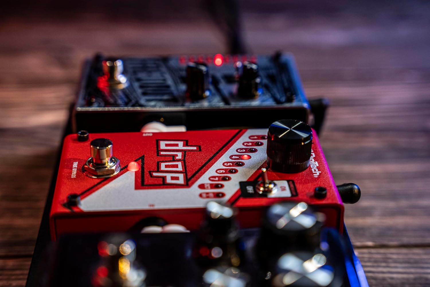 DigiTech DROP Compact Polyphonic Drop Tune Pitch-Shifter | Compact design