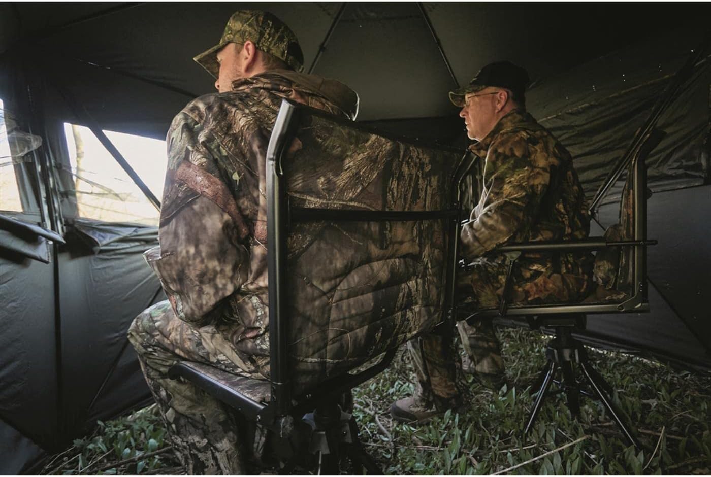 360 Degree Swivel Camo Hunting Blind Chair, Folding, Lightweight, Portable, Padded Cushion Hunting Seat 300 lbs Capacity, Hunt Gear and Equipment