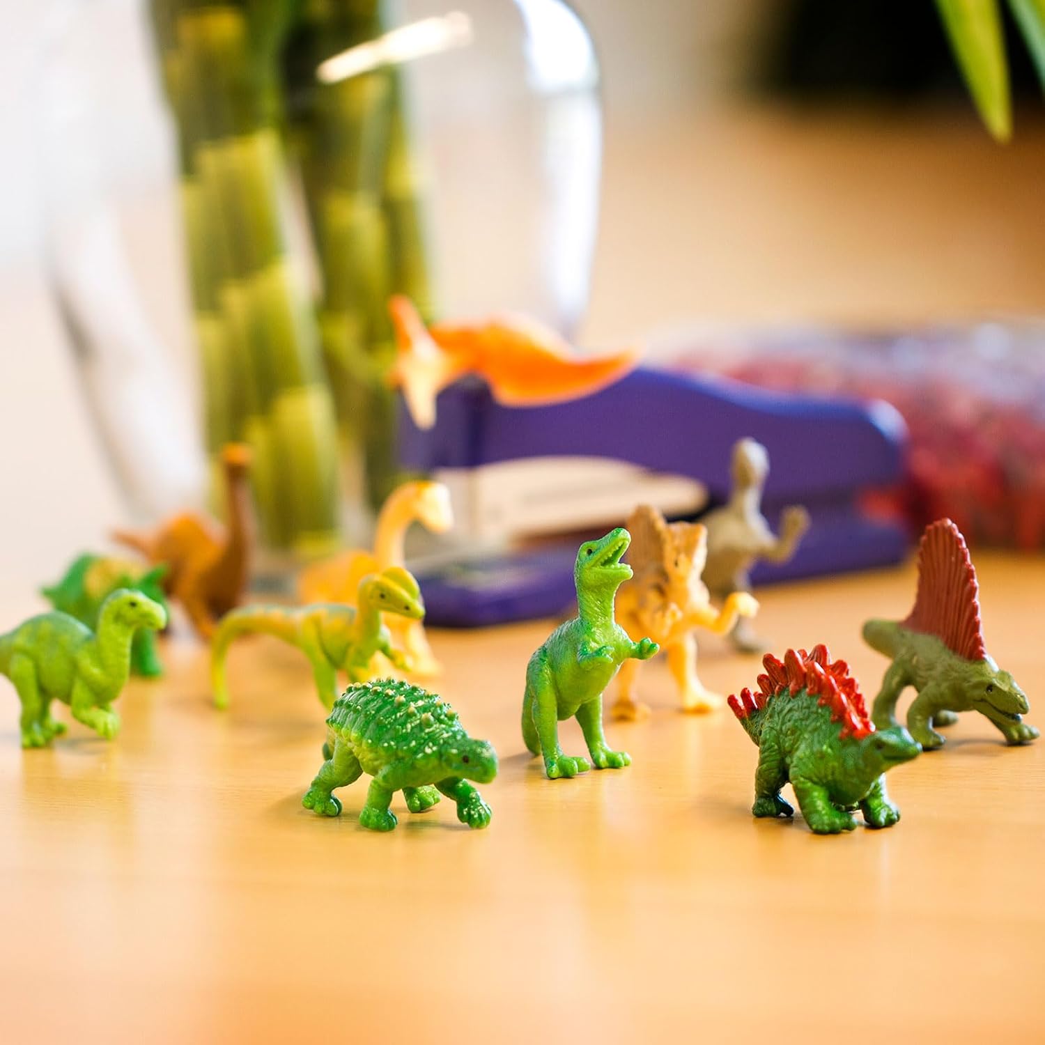 Safari Ltd. Dinos TOOB - Includes 12 Hand-Painted Mini Figurines - T-Rex, Triceratops, Velociraptor, Stegosaurus