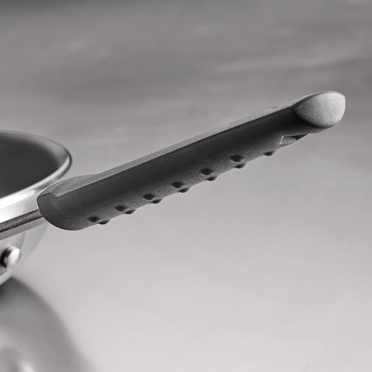Tramontina Professional Fusion 8-Inch Non Stick Small Frying Pan | Heavy-Gauge Aluminum Skillet with Reinforced Nonstick Coating, Dishwasher and Oven Safe