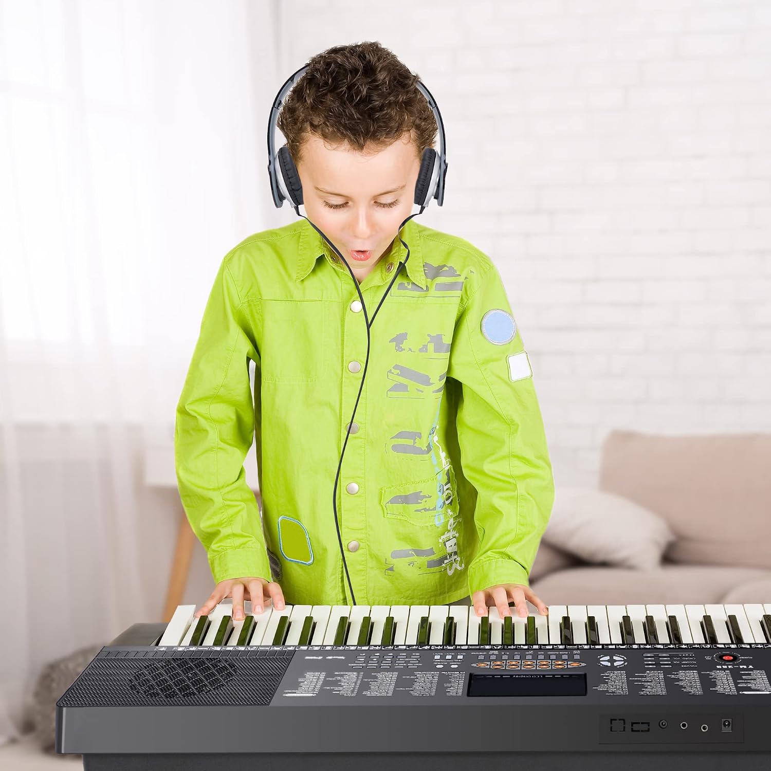 Saturnpower 61-Key Portable Electronic Keyboard Piano with Built In Speakers, Headphones, Microphone, Dual Power Supply, Piano Stand