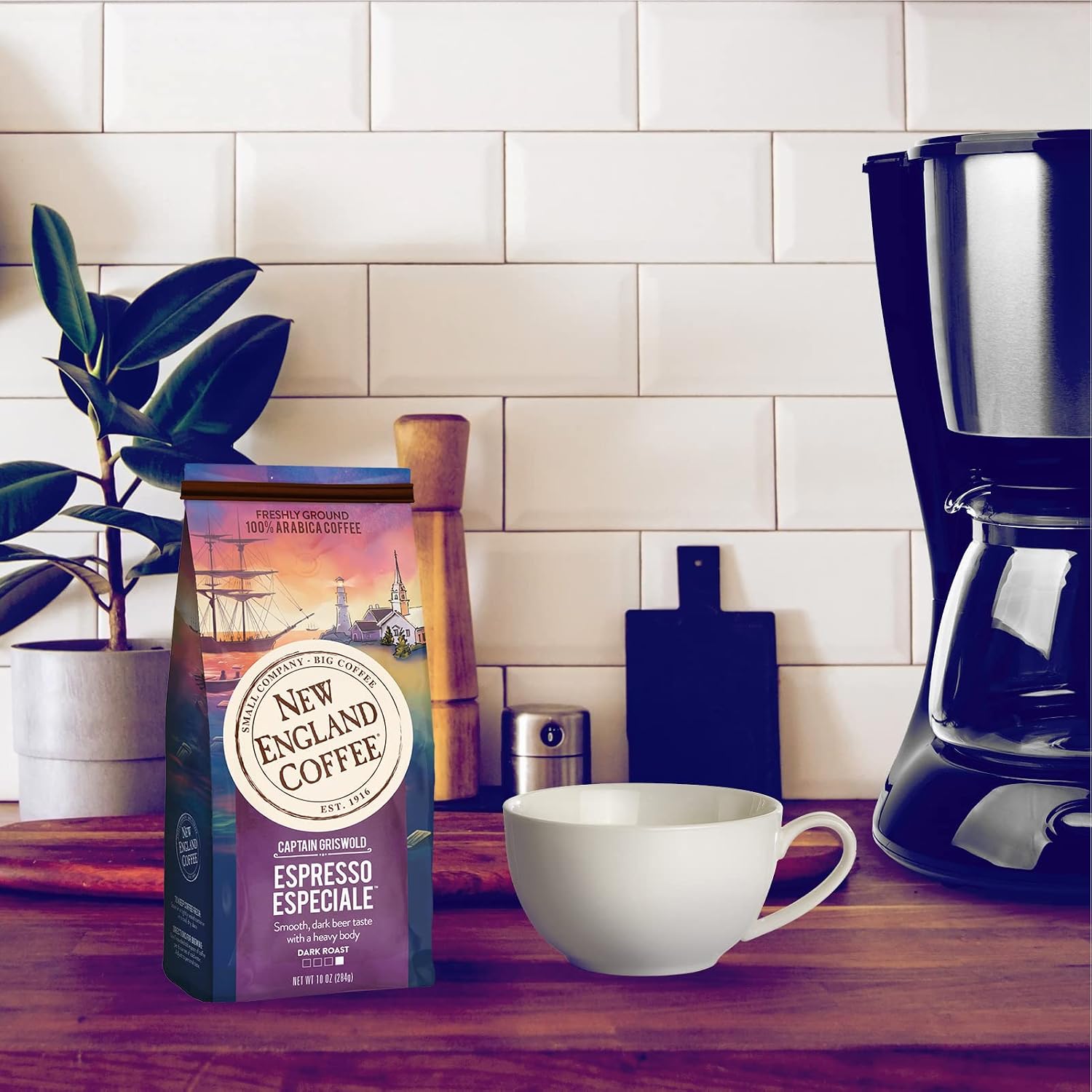 New England Coffee French Roast Dark Roast Ground Coffee, 10oz Bag (Pack of 1)