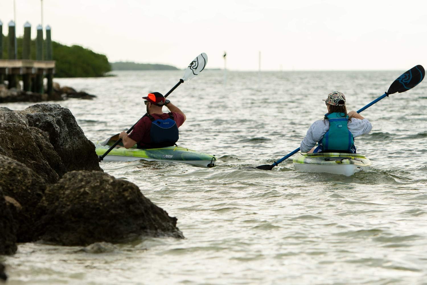 Pelican Vesta Kayak Paddle | Aluminum Shaft with Nylon Reinforced Blades | Lightweight, Adjustable| Perfect for Kayaking - Premium Quality Material