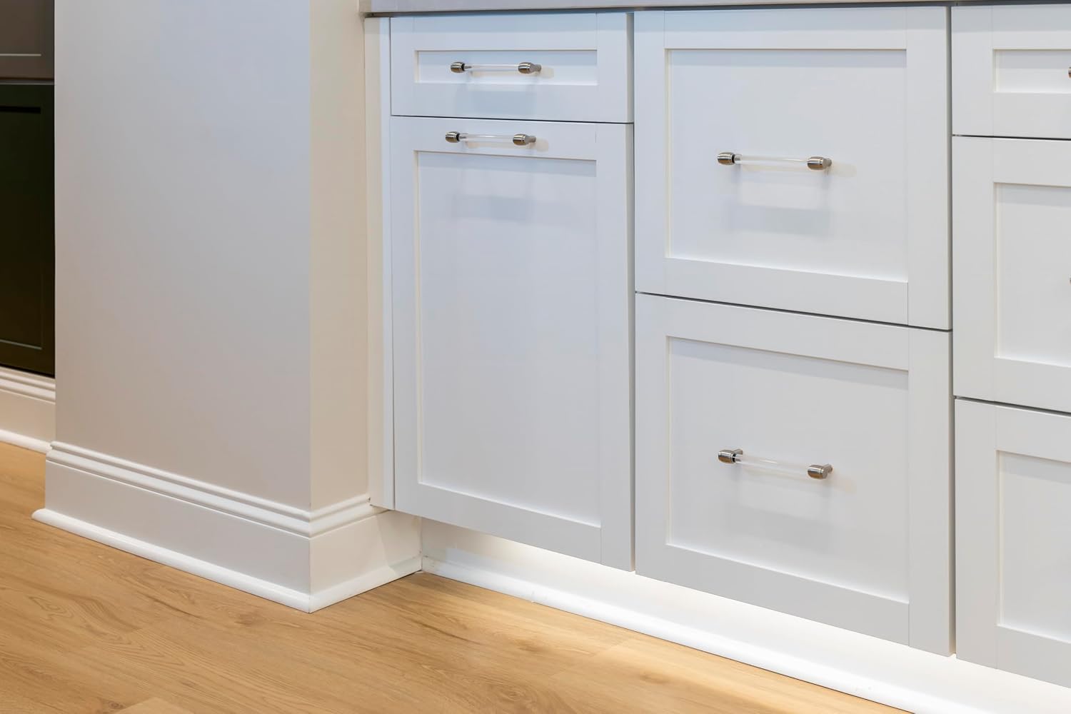 Rev-A-Shelf 35 Qt Bottom Mount Single Pullout Under Cabinet Kitchen Trash Cans for Base Cabinets, 150 Pound Rated Full-Extension Slides, Min Opening Width of 11.5", Silver, 4WCBM-15DM-1